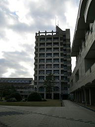 金沢工業大学の図書館